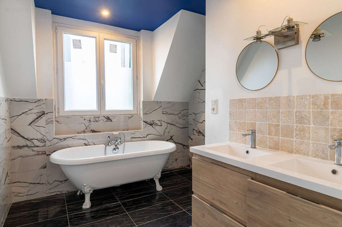 Maison à SARTROUVILLE