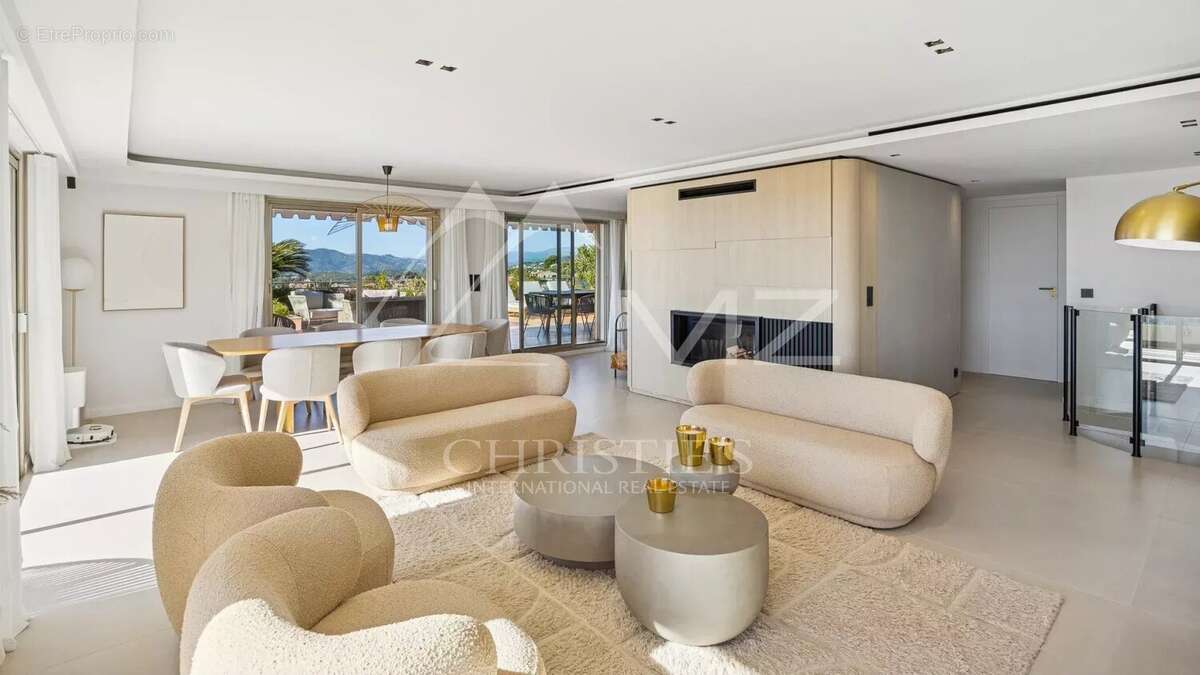 Appartement à LE CANNET