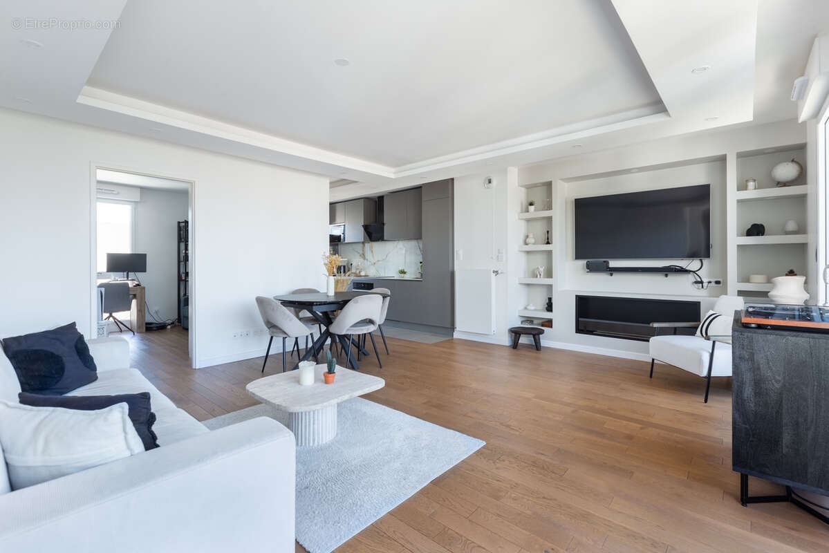 Appartement à COURBEVOIE