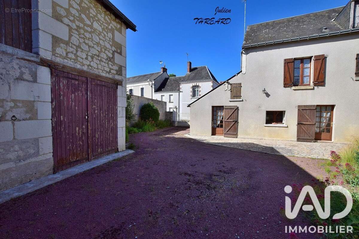 Maison 110 m² à La Chapelle-Blanche-Saint-Martin  - photo 3