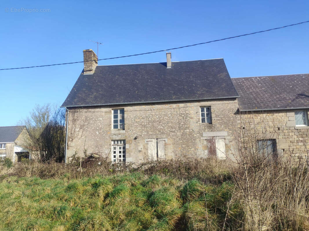 Maison à SAINT-BRICE-DE-LANDELLES