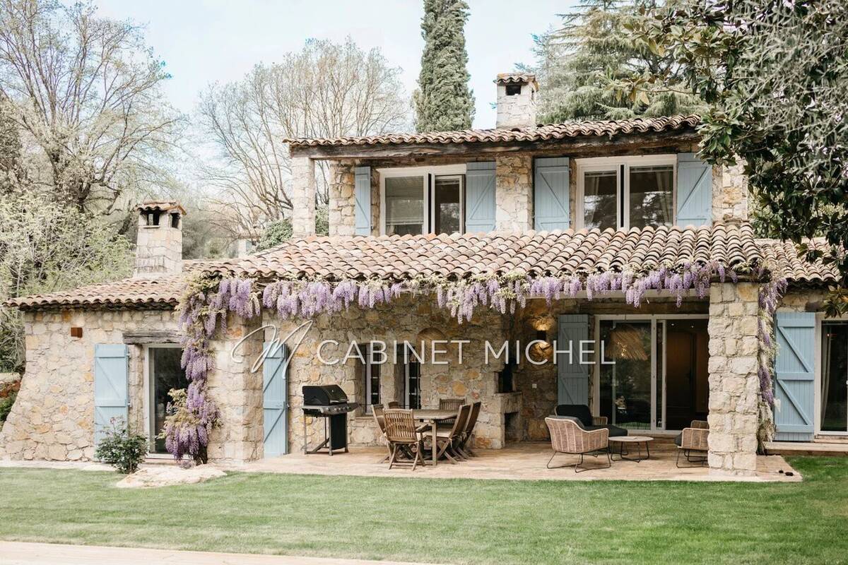 Maison à ROQUEFORT-LES-PINS