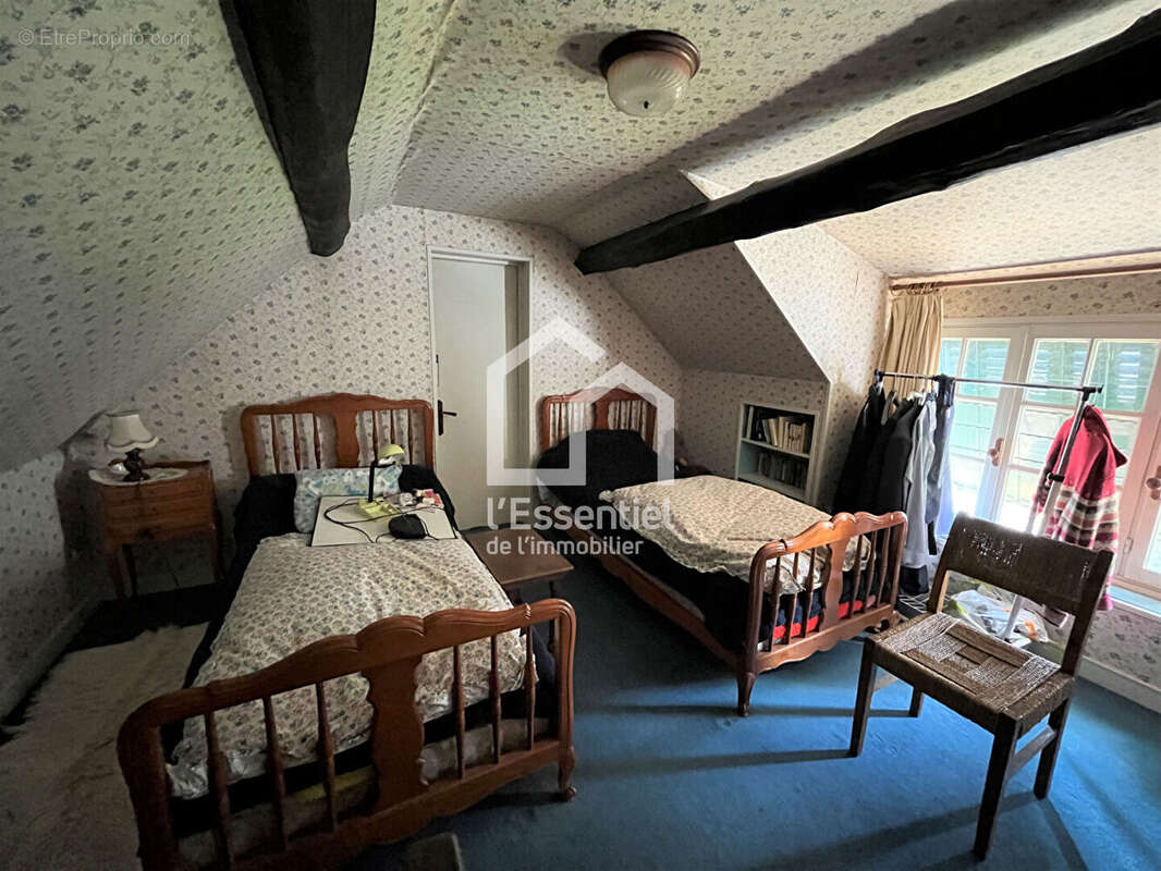 Maison à CHANTELOUP-LES-VIGNES