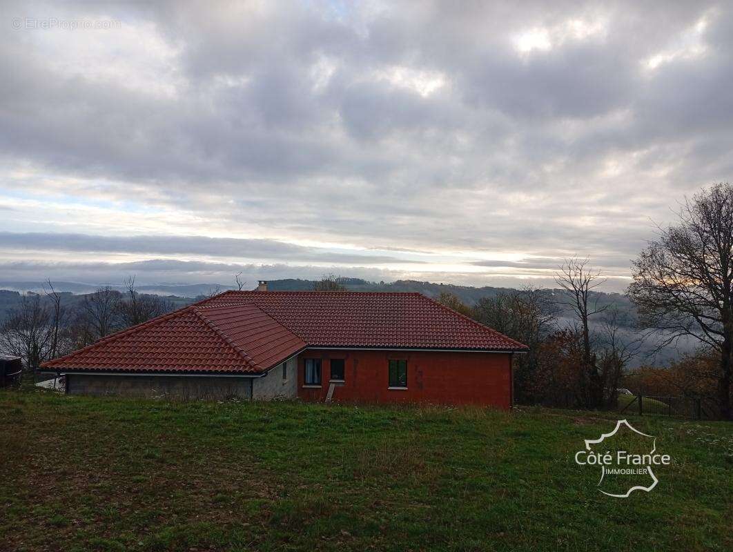 Maison à SAINT-DENIS-LES-MARTEL