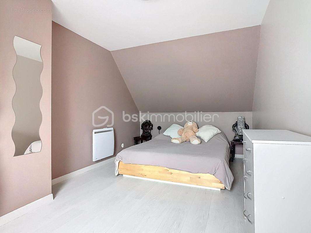 Maison à LES CHAPELLES-BOURBON