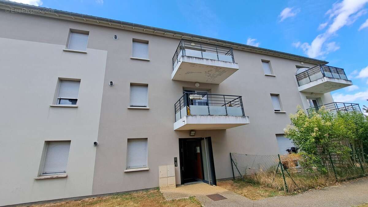 entrèe immeuble - Appartement à POITIERS