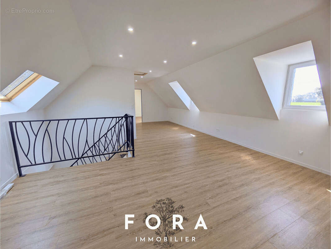 Maison VALDALLIERE 7 Pièces 146 m² - photo 2
