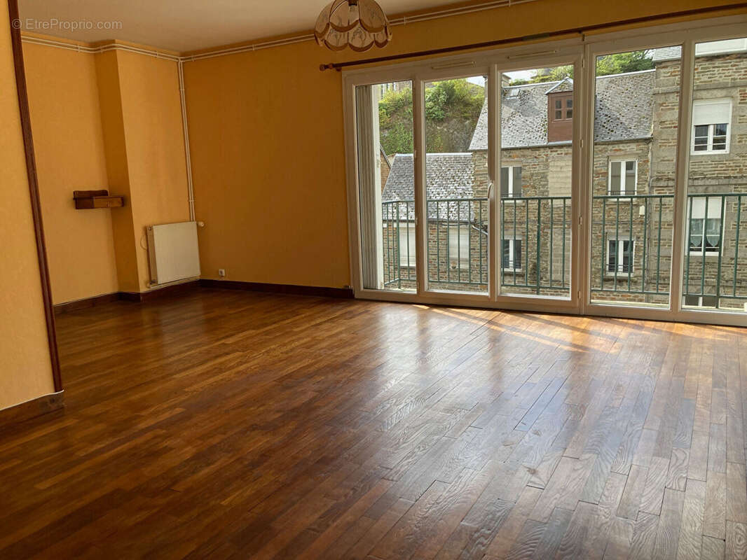 Appartement à CONDE-SUR-NOIREAU