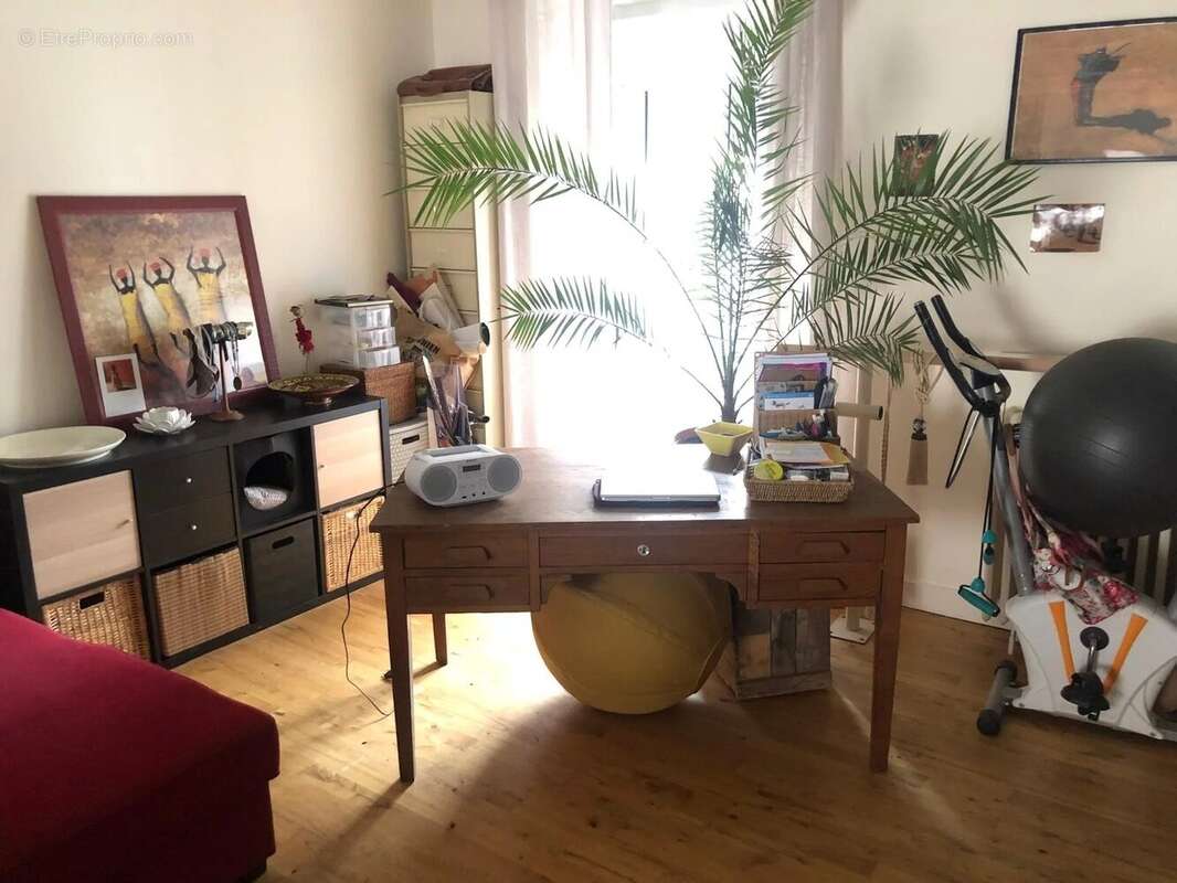 Grand appartement atypique de 175 m² à Saint-Junien - photo 3