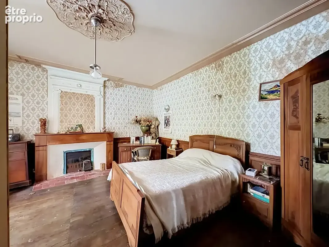Belle maison de caractère à rénover proche commerces - photo 11