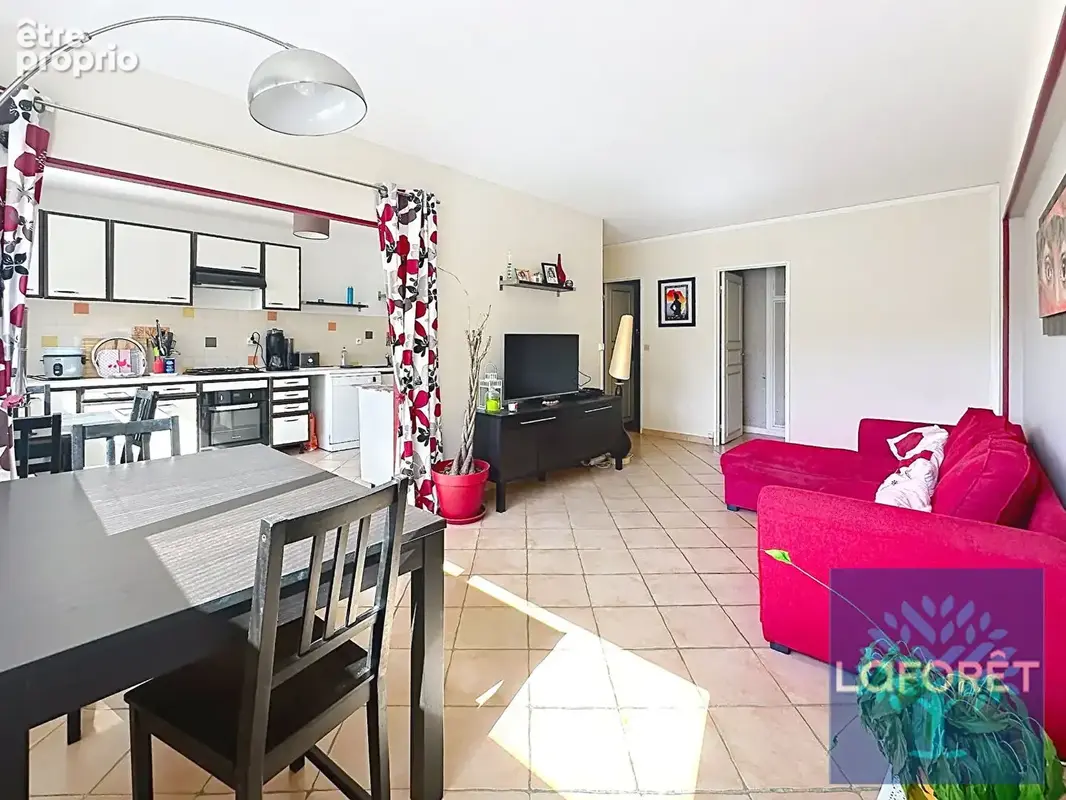 Appartement F3 65,72 m² Résidence sécurisée au coeur d'un grand parc - photo 4