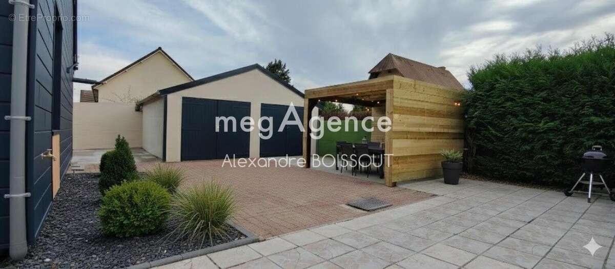 Maison à LA NEUVILLE-CHANT-D'OISEL