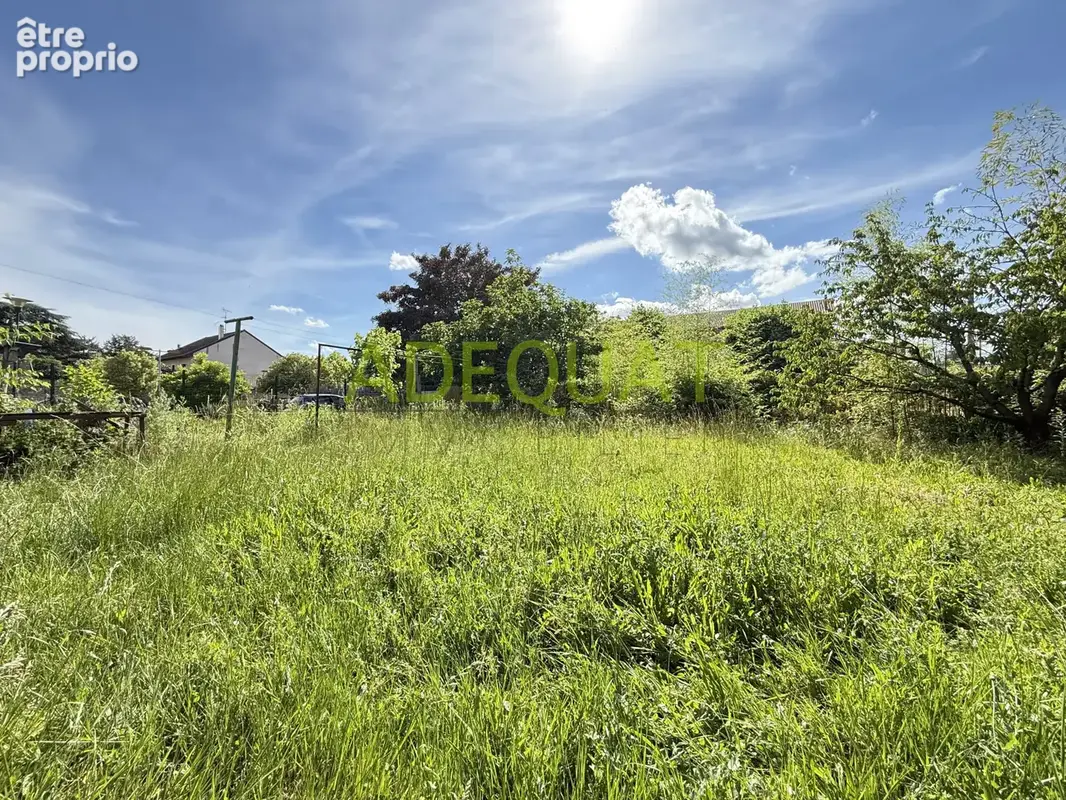 BOURGOIN JALLIEU, terrain plat, clos et constructible de 250m2... - photo 3