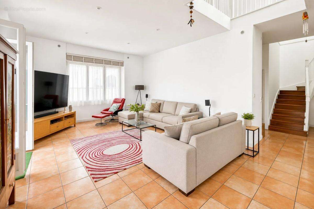 Maison rénovée de 180 m² piscine et toit terrasse à Mussidan - photo 2
