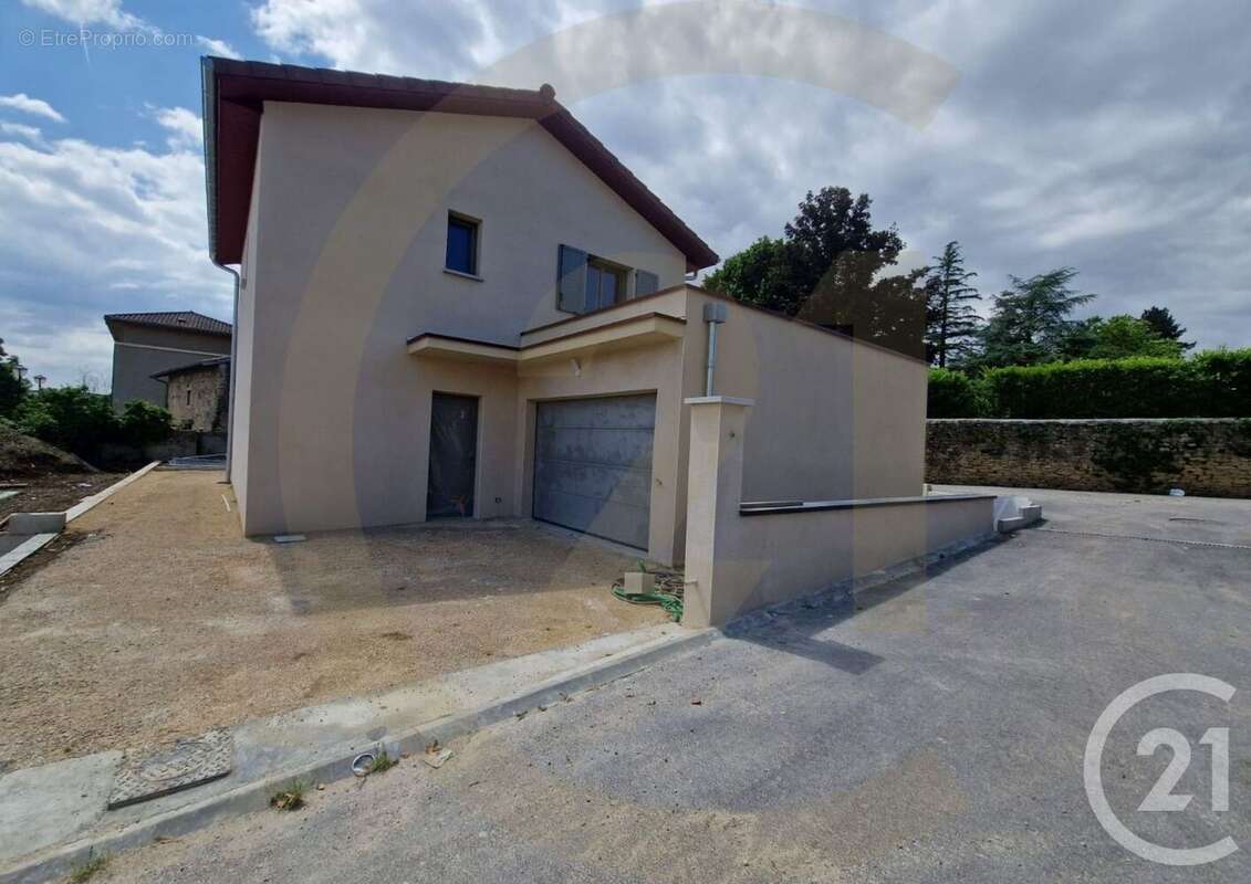 Maison à L&#039;ISLE-D&#039;ABEAU