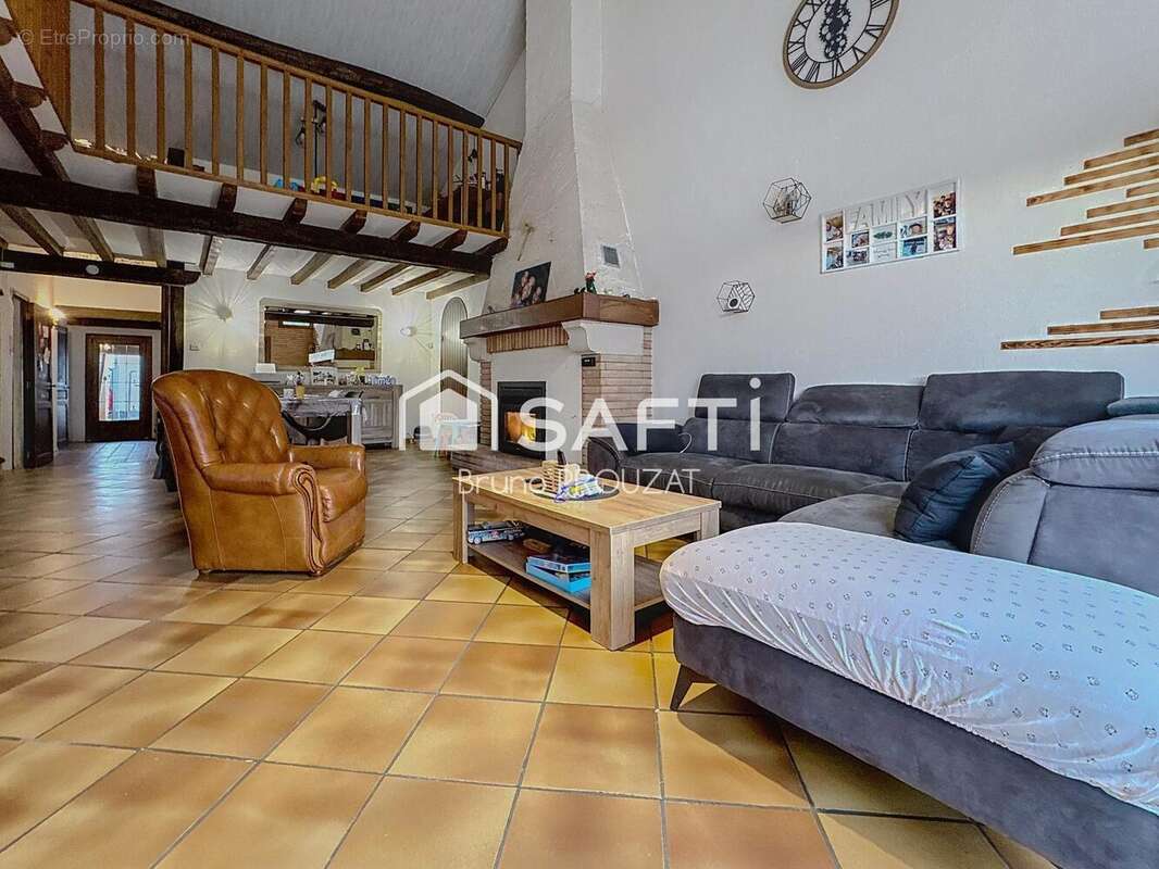 Maison 225 m² à Angeville  - photo 3