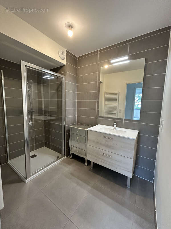 Appartement à VIVIERS-DU-LAC