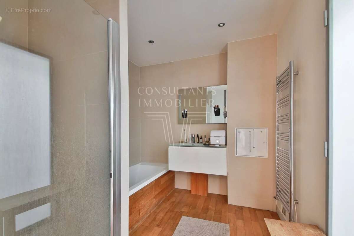 Maison à ISSY-LES-MOULINEAUX