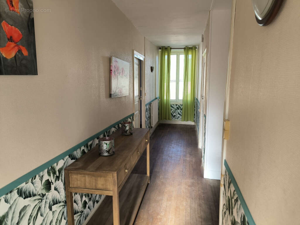 Maison à OUROUX-EN-MORVAN