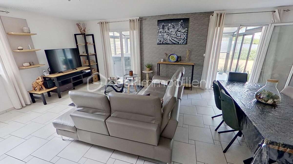 LARMOR PLAGE (56620) – Maison familiale de 152 m², 2 chambres + 2 suites parentales, une véranda, jacuzzi , deux garages - photo 8