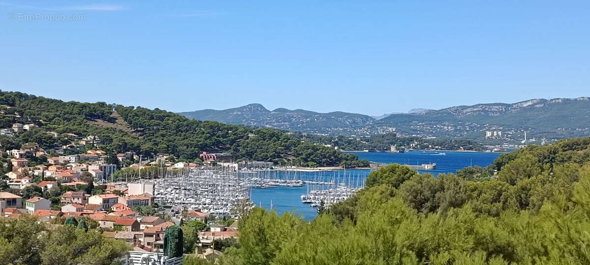 Appartement à SAINT-MANDRIER-SUR-MER