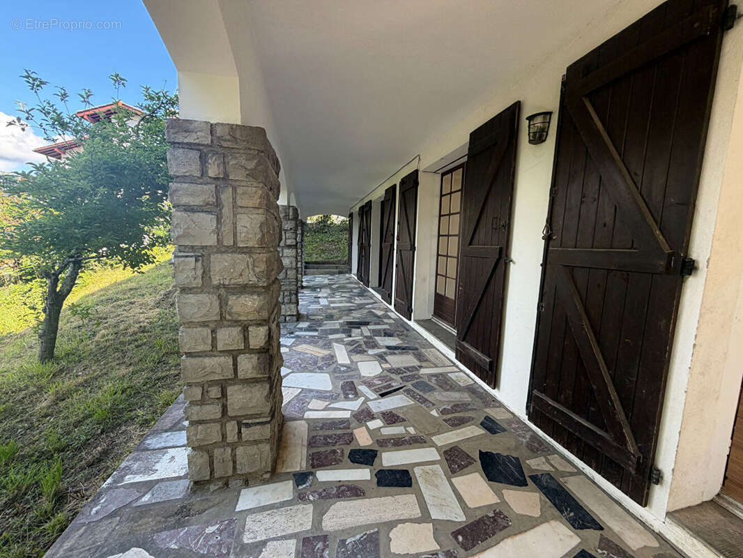 Hendaye, appartement T3 69m² et cave 80m² - photo 7