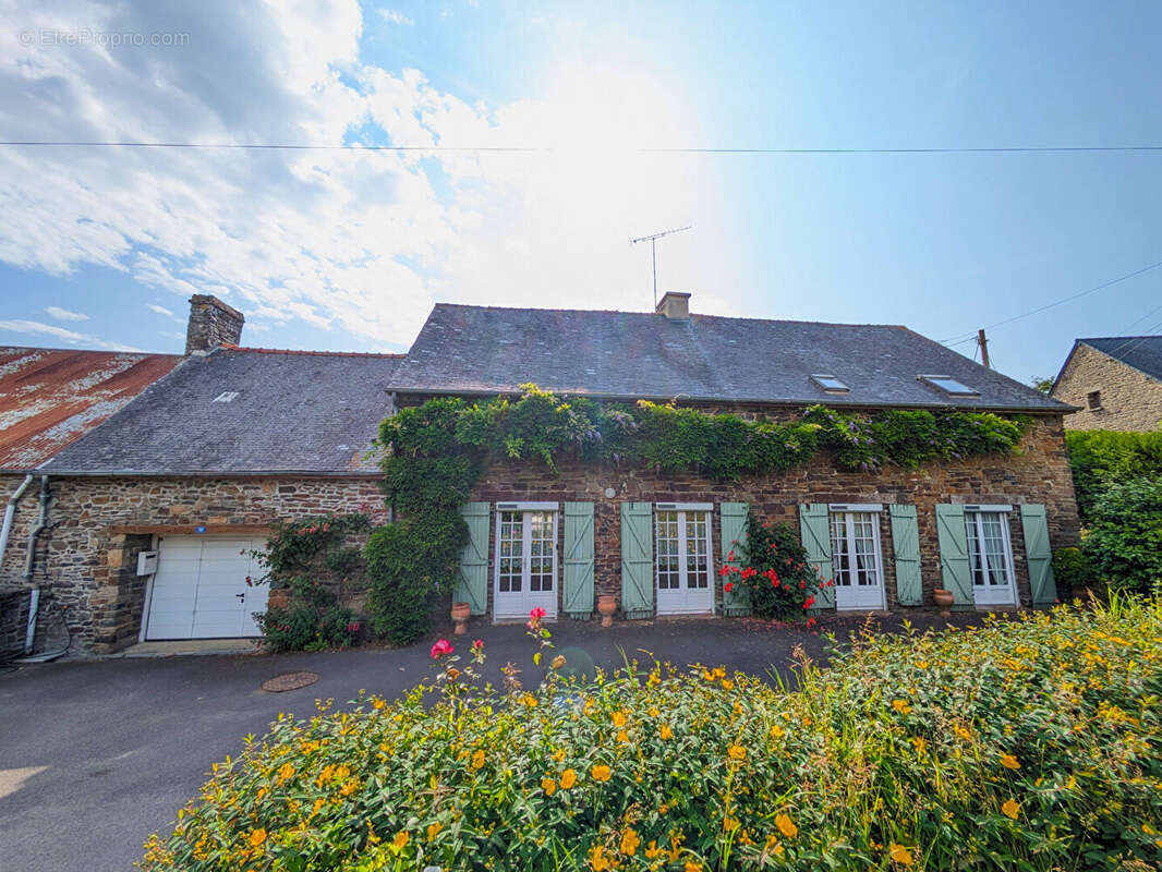 Maison à BAGUER-PICAN