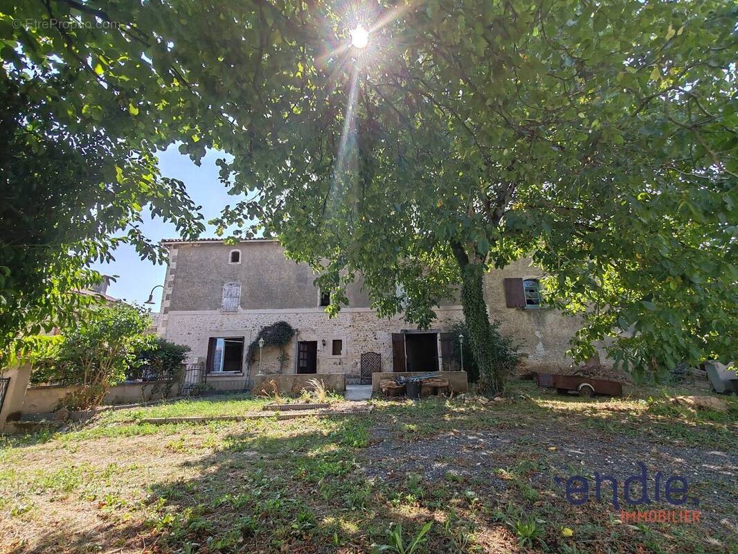 Maison à LA FERRIERE-AIROUX