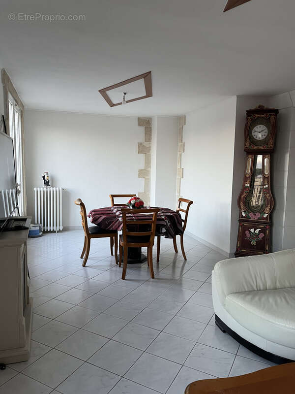 Appartement à ALLONNES
