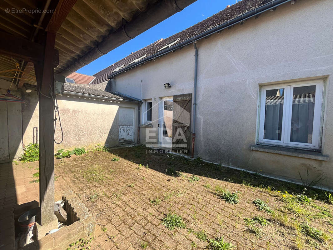 Maison à VILLEBAROU