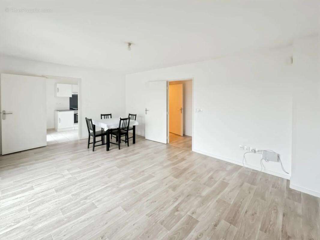 Appartement à ROISSY-EN-BRIE