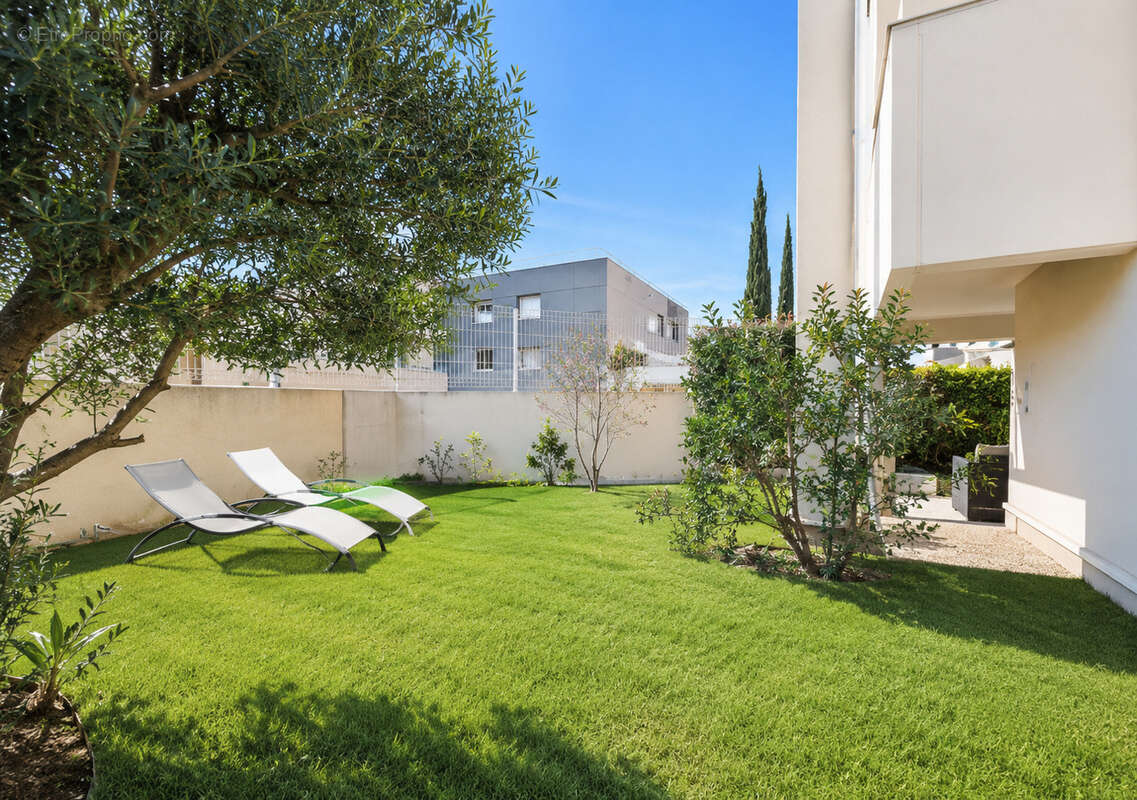 83600 frejus plage appartement f2 en rez de jardin garage piscine - photo 3