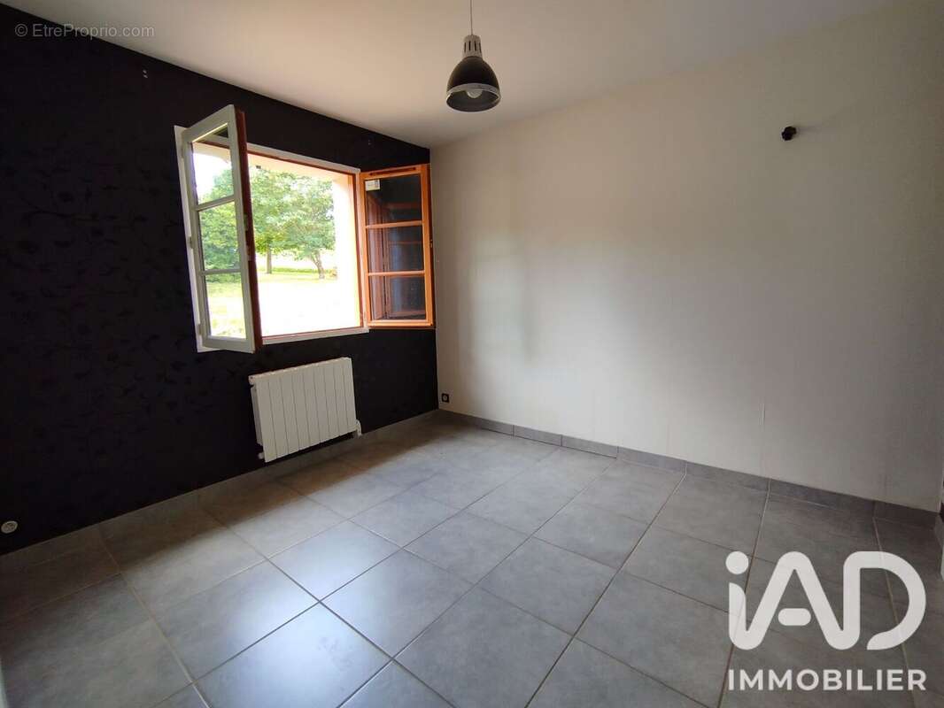 Maison 180 m² à Cressensac  - photo 8
