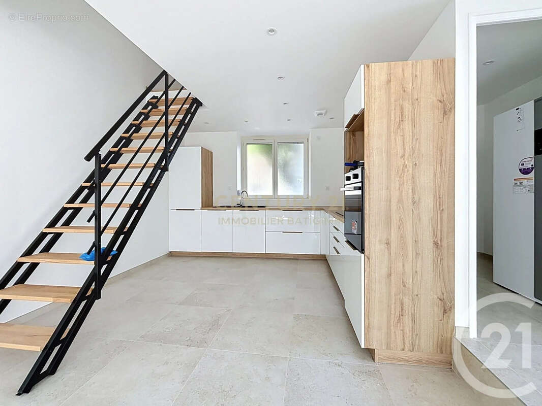 Maison 111 m² à Bourgoin-Jallieu  - photo 4