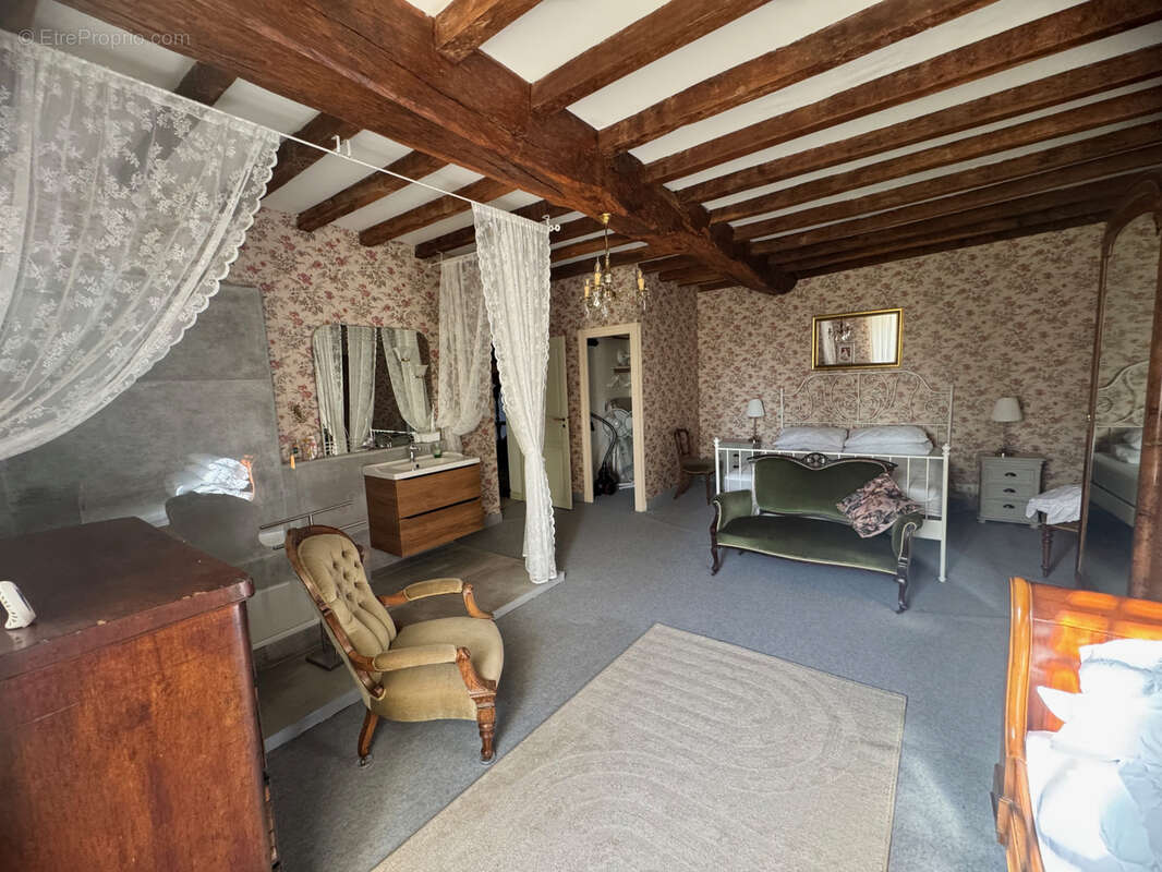 Maison à SAINT-SIGISMOND-DE-CLERMONT