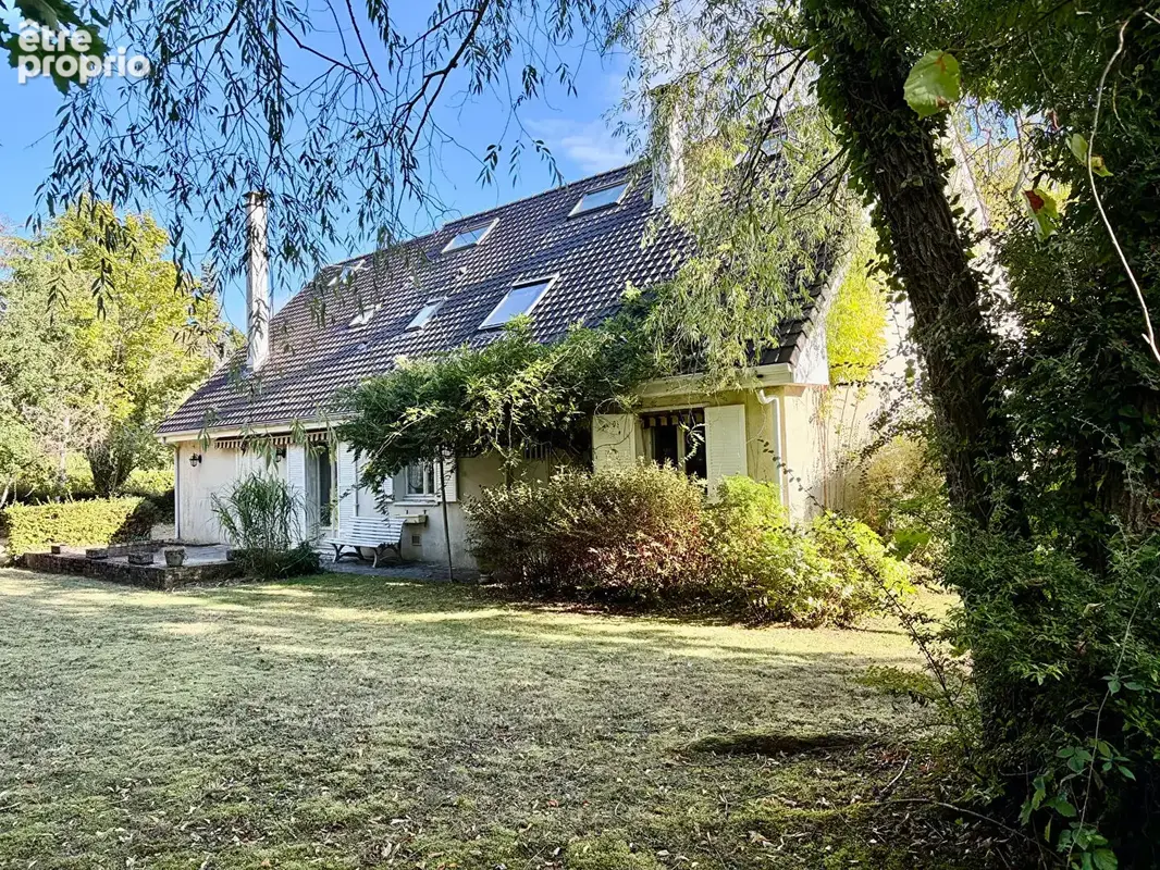 Photo Maison à Buc au prix de 900 000€