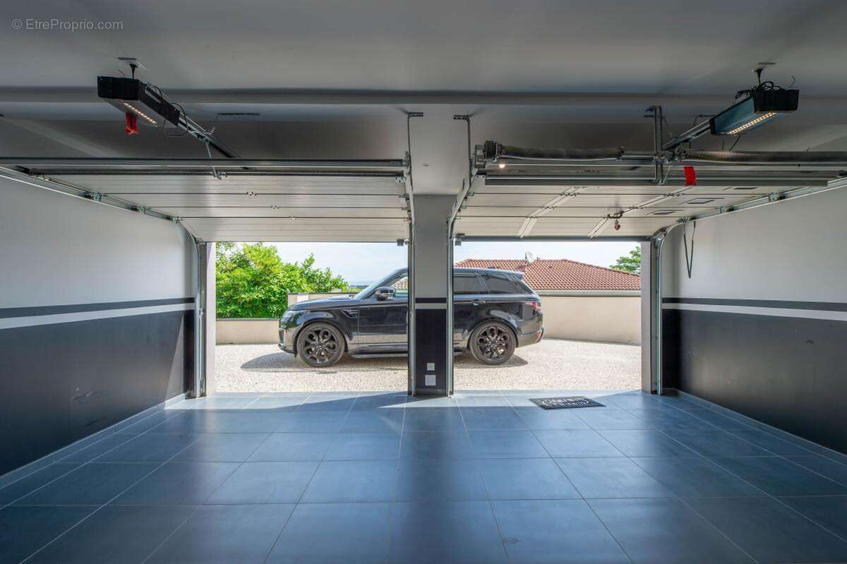 Maison à SAINT-LAURENT-DE-MURE