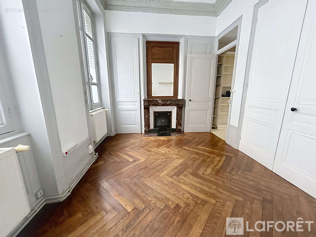 Appartement à LYON-4E