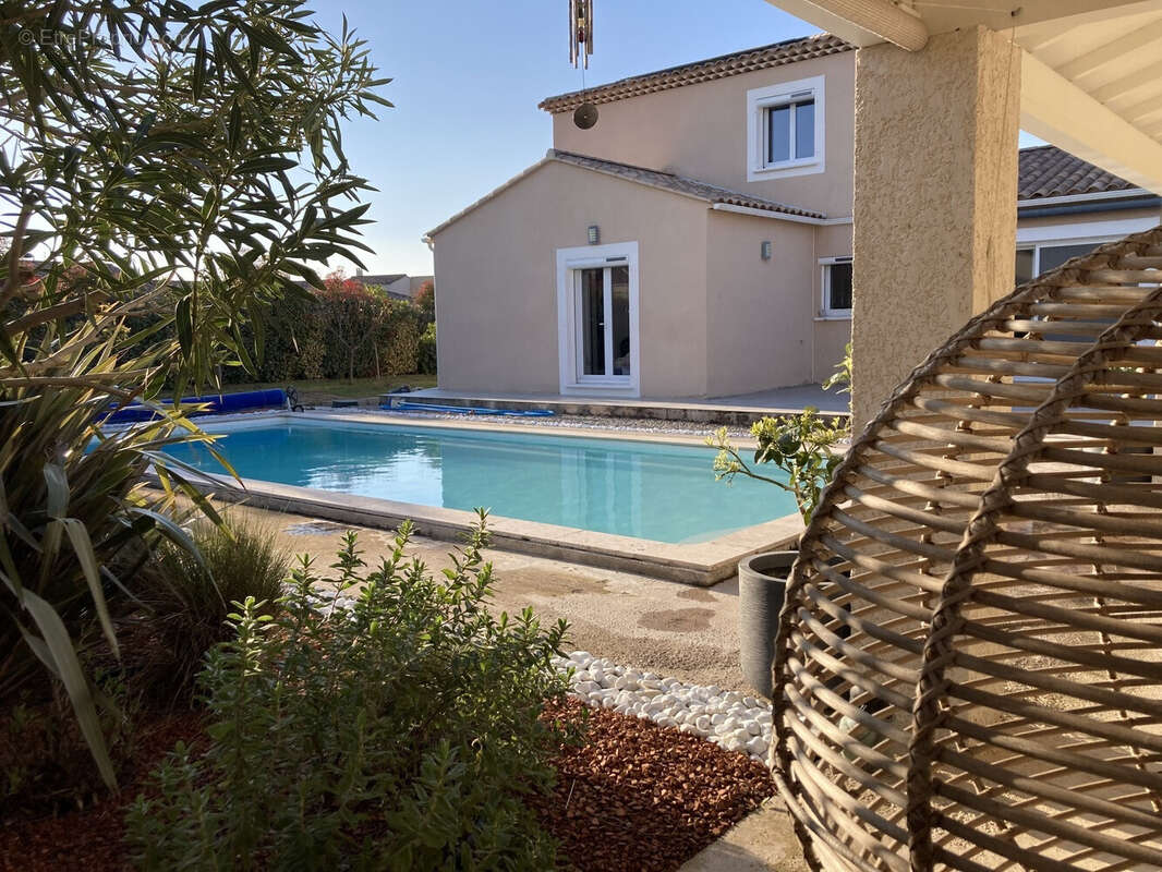 Maison 4 chbres de 2016 avec piscine / garage - photo 5