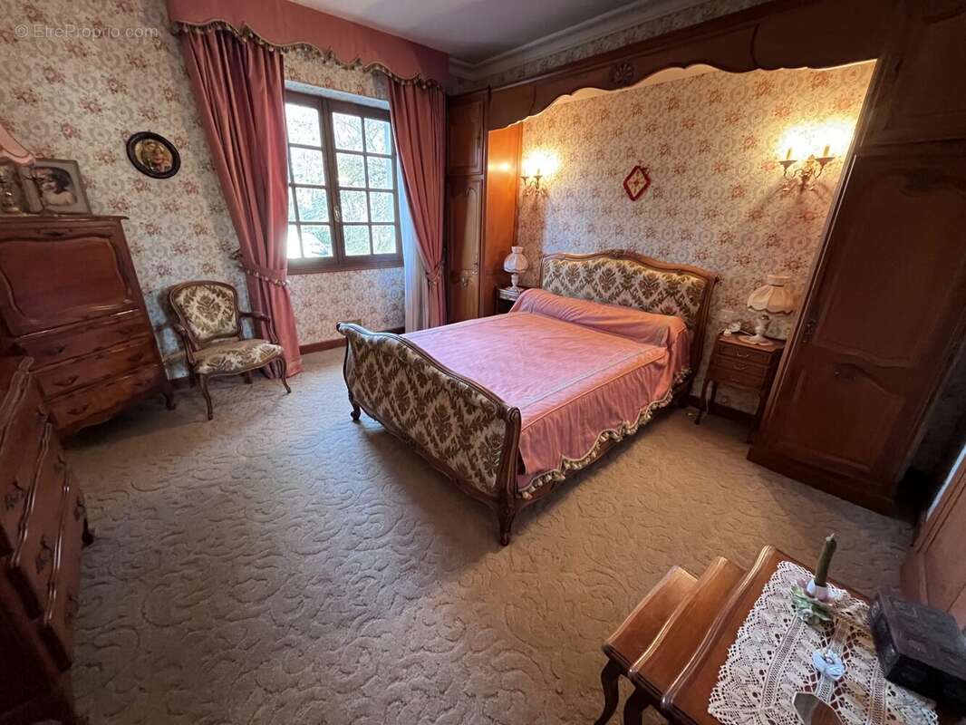 Chambre 2 - Maison à NEUVIC