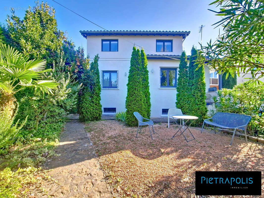 Maison à SAINTE-FOY-LES-LYON