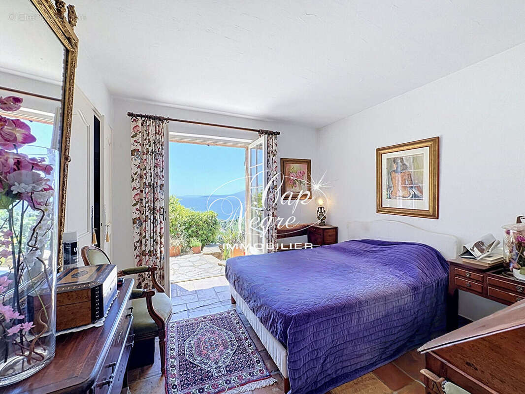 Villa provençale disposant d'une magnifique vue sur la mer - photo 12