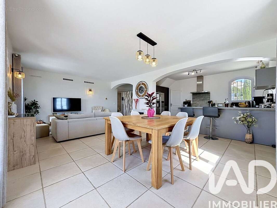 Photo 3 - Maison à SALON-DE-PROVENCE