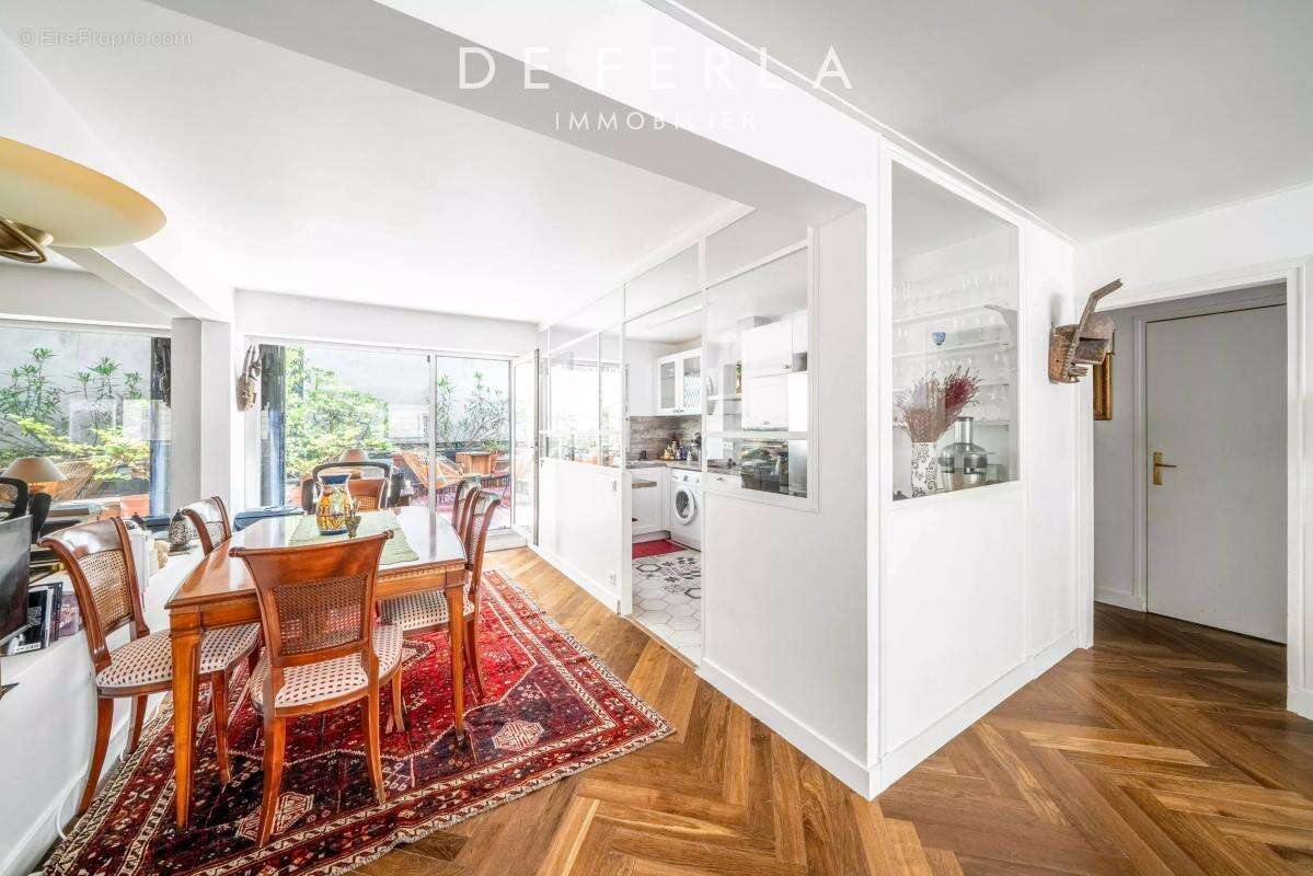 Appartement à PARIS-7E