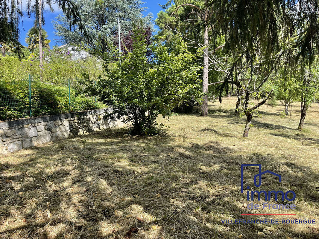 Terrain à VILLEFRANCHE-DE-ROUERGUE