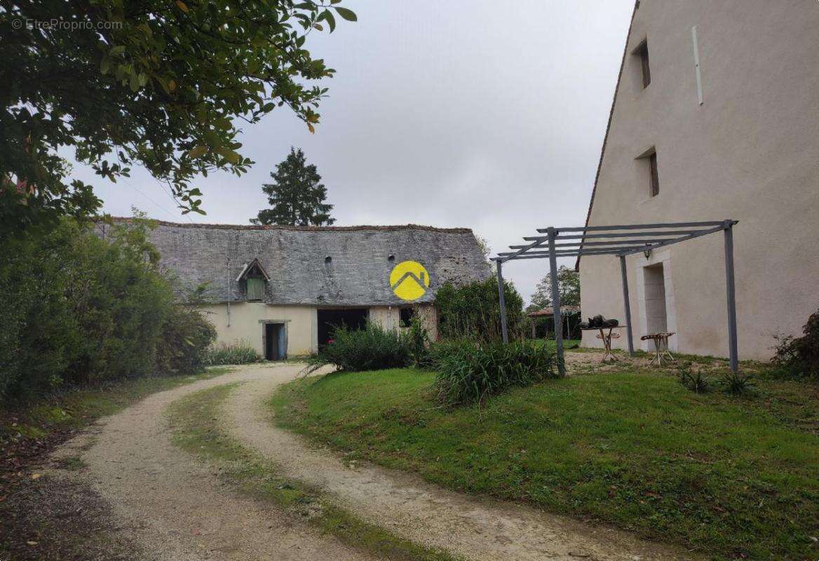 Maison à SAINT-MARTIN-D'AUXIGNY