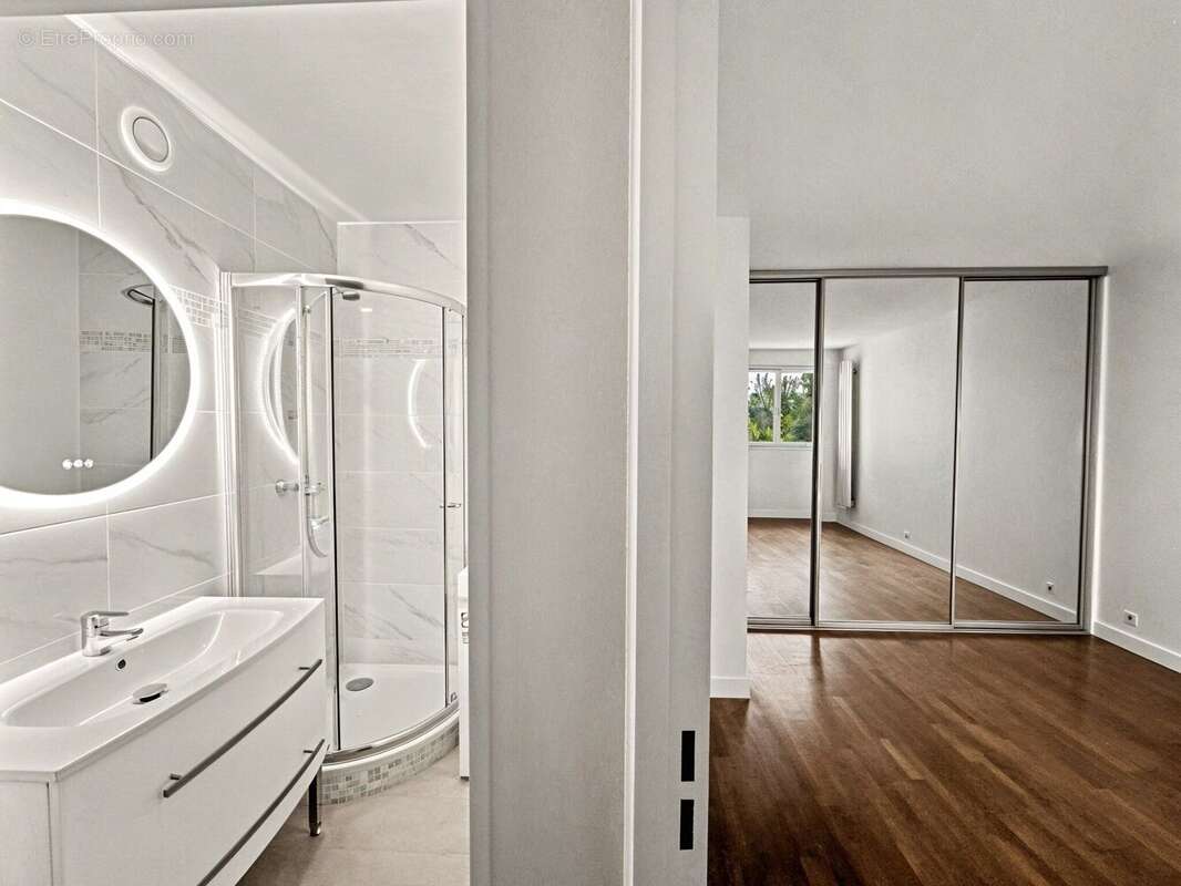 Photo 5 - Appartement à COURBEVOIE