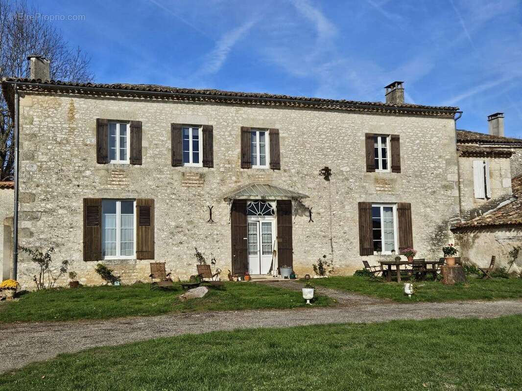 Maison à PINEUILH