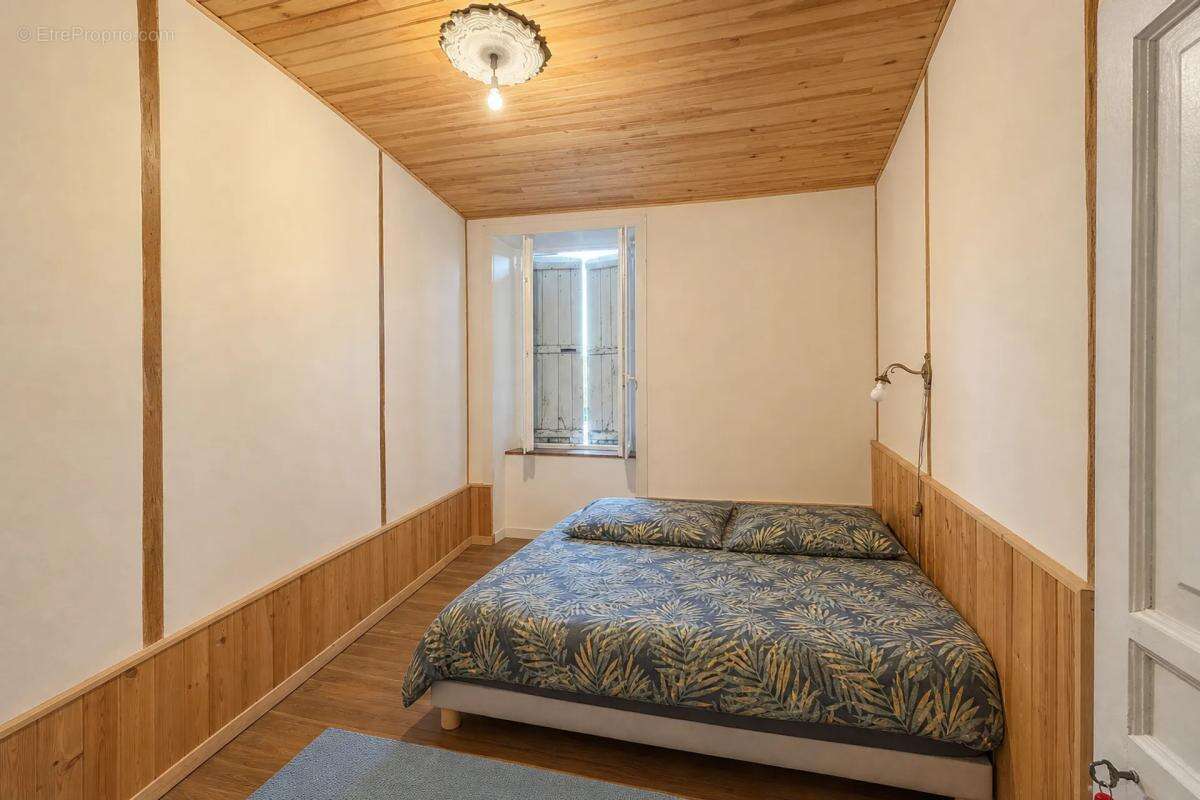 Maison de ville avec jardin -121,9 m² -Saint-Germain-les-Belles - photo 8