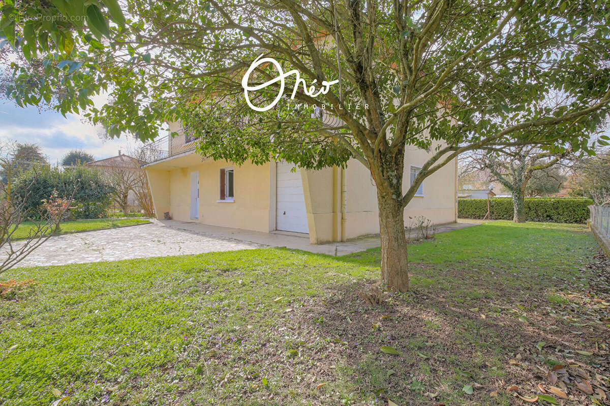 Mions - Maison 6 pièces avec garage sur une parcelle de 913 m2 - photo 3
